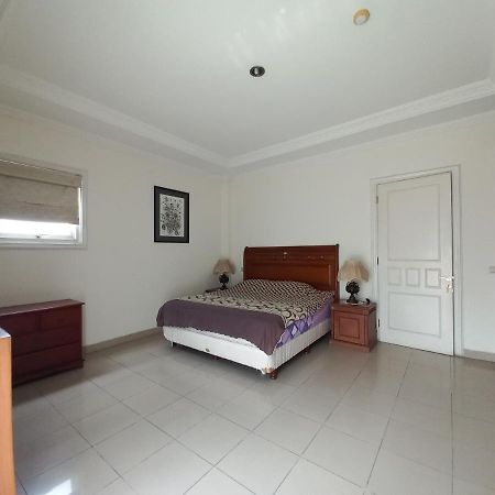 Margot Apartment Pondok Indah Yakarta Exterior foto