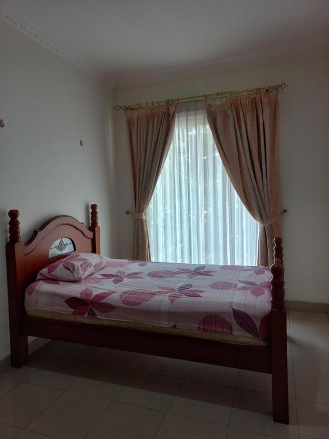 Margot Apartment Pondok Indah Yakarta Exterior foto